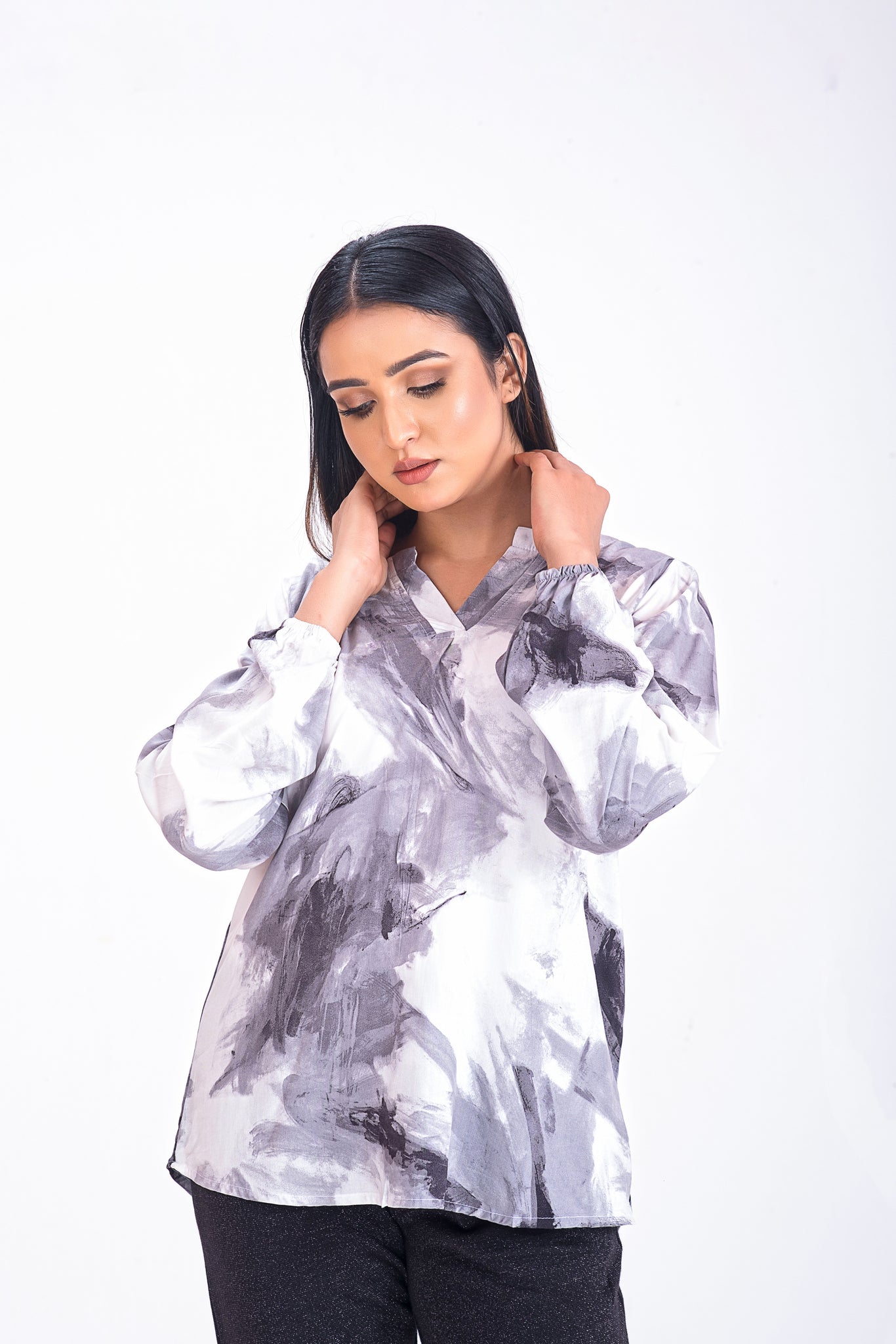 Women's White & Gray Tie-dye Top