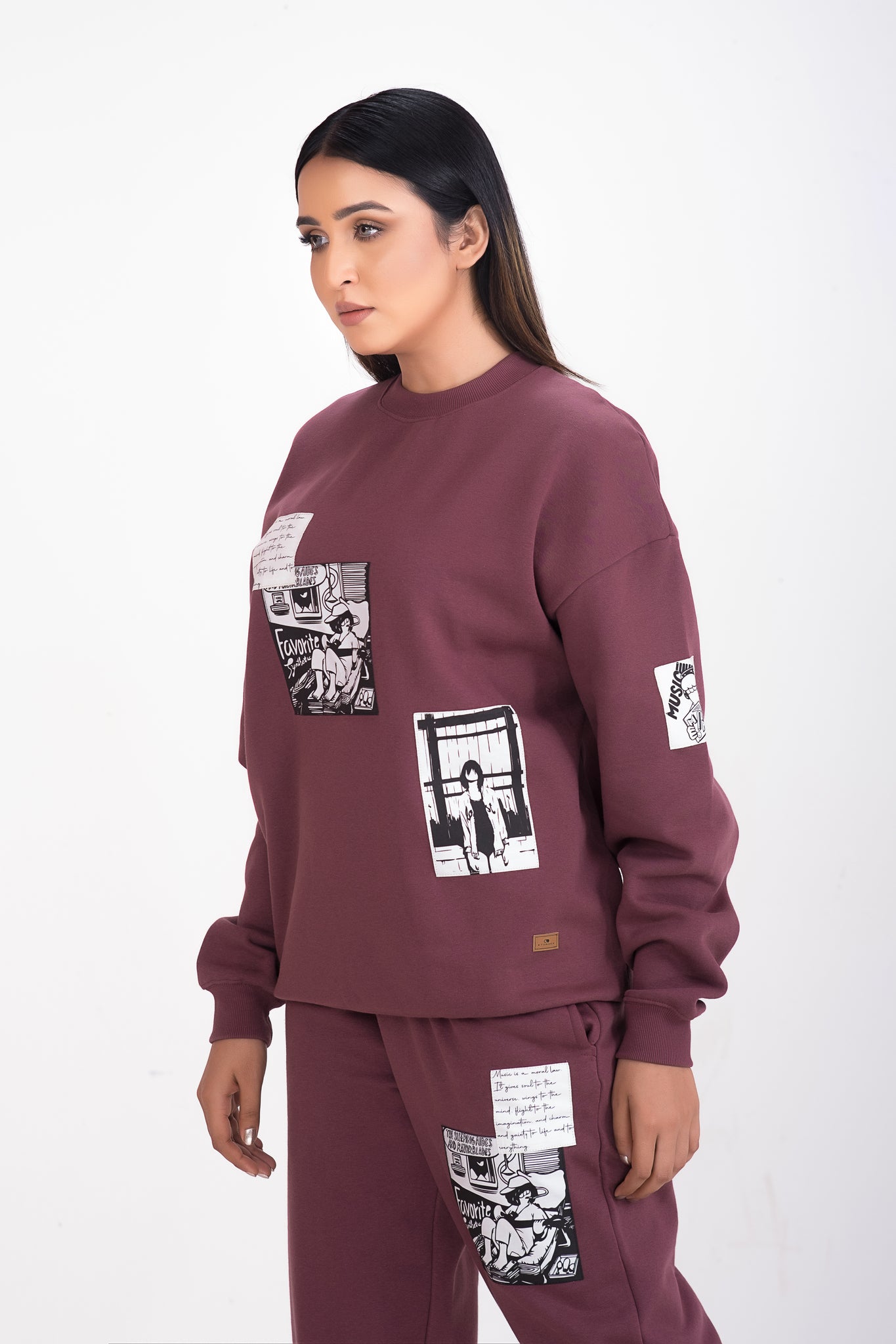 Women's Oversized Sweatshirt and Joggers set with Retro Vibes 